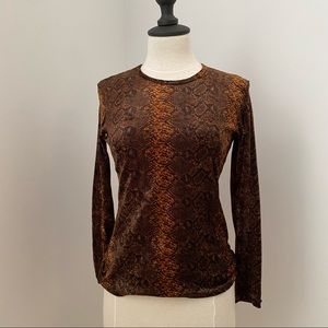 2/40$ π Animal Print Long Sleeve Velvet